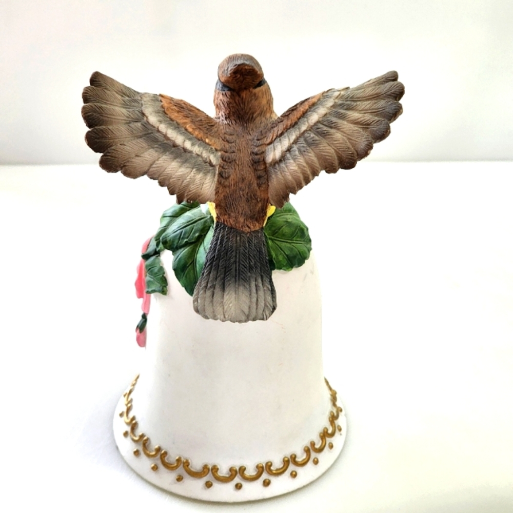 Set of 2 Ceramic Figurines of Cardinal Birds On Flared Bases 6x 3.5 inch - Picture 5 of 13